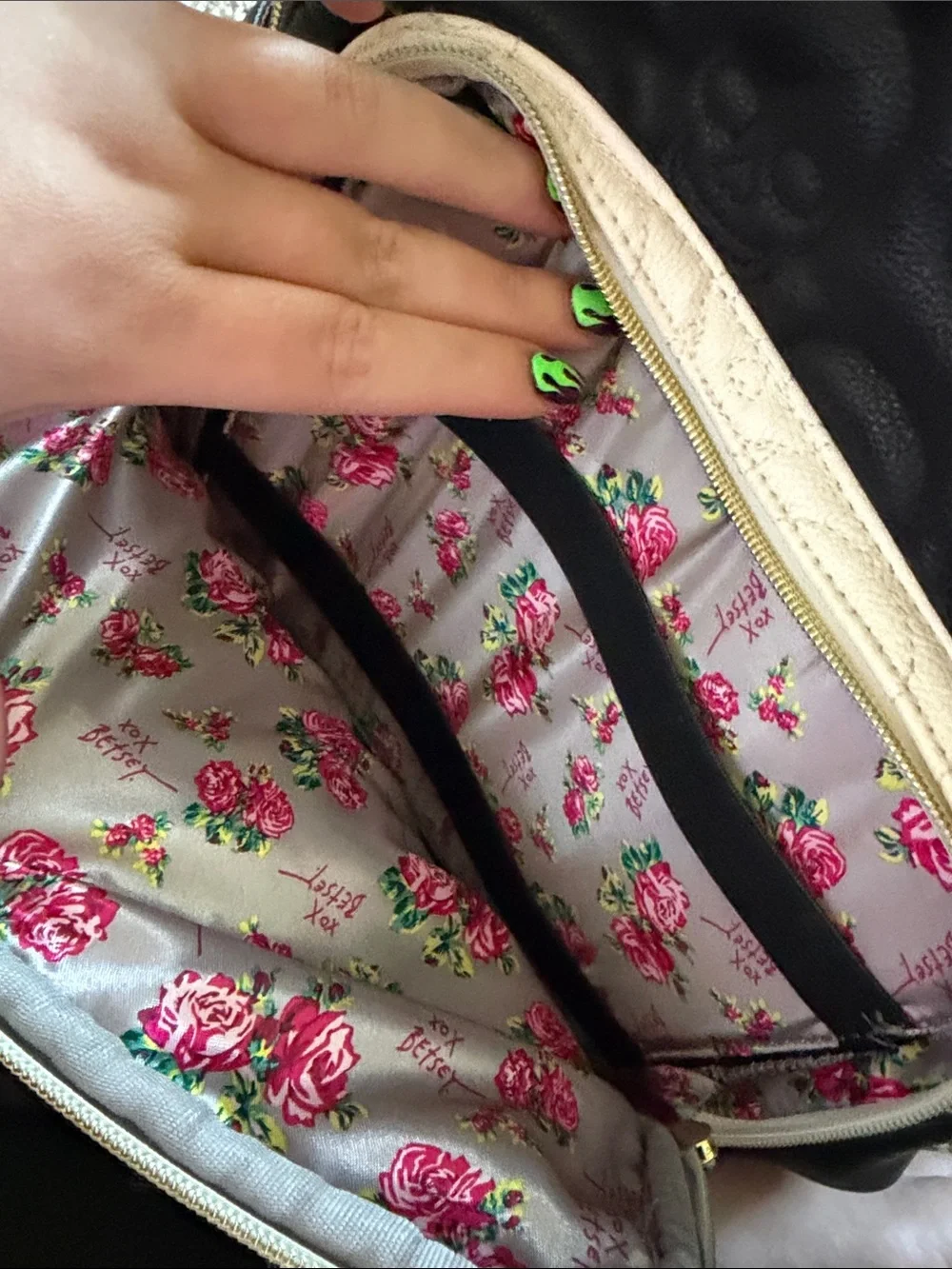 B70 Betsey Johnson Black & White Skull-Embossed Backpack with Bow
